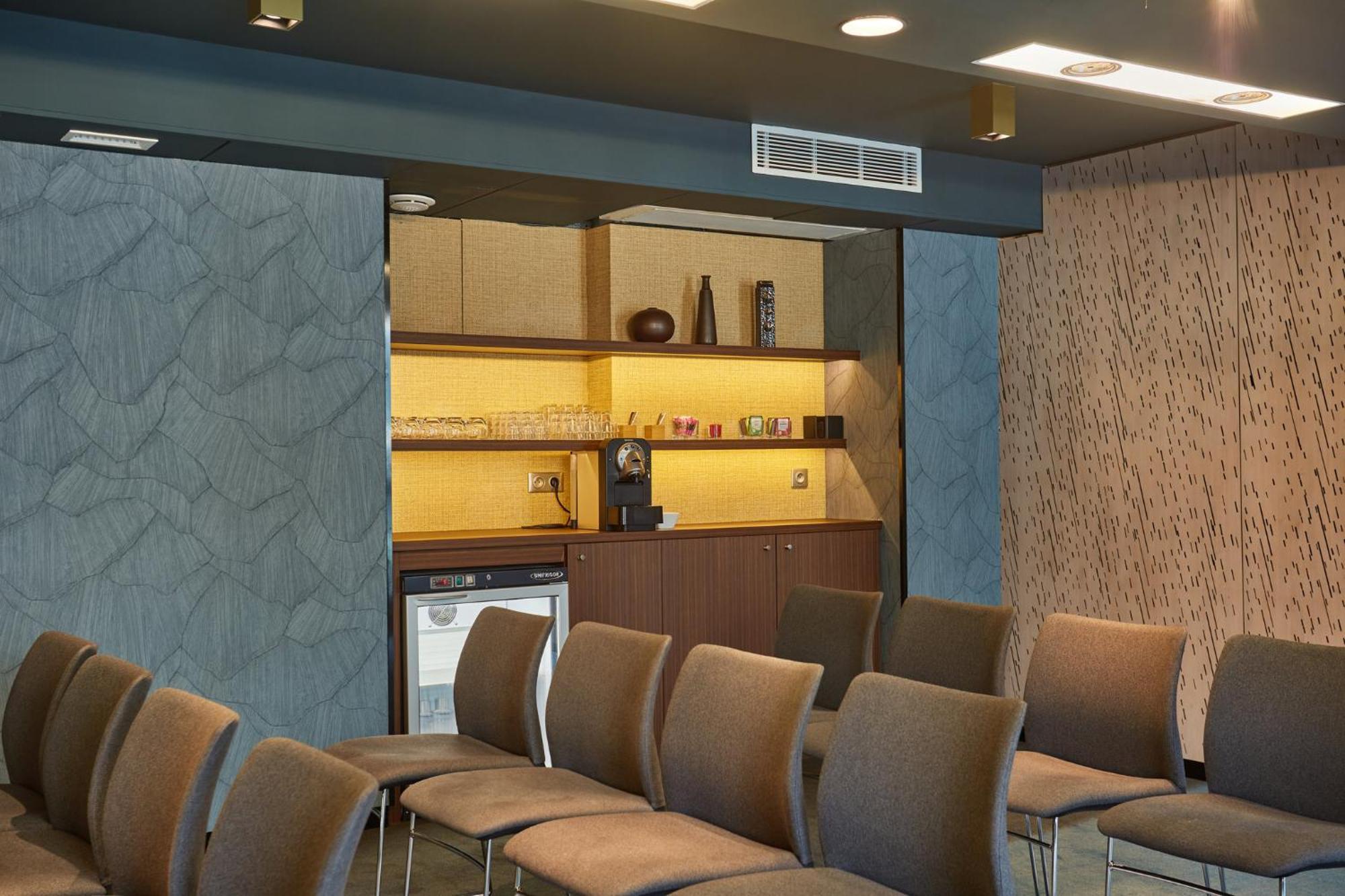 Voco Paris - Porte De Clichy By Ihg Exterior photo